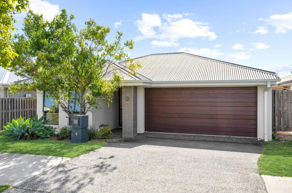 18 AMITY WAY, SOUTH RIPLEY, QLD 4306