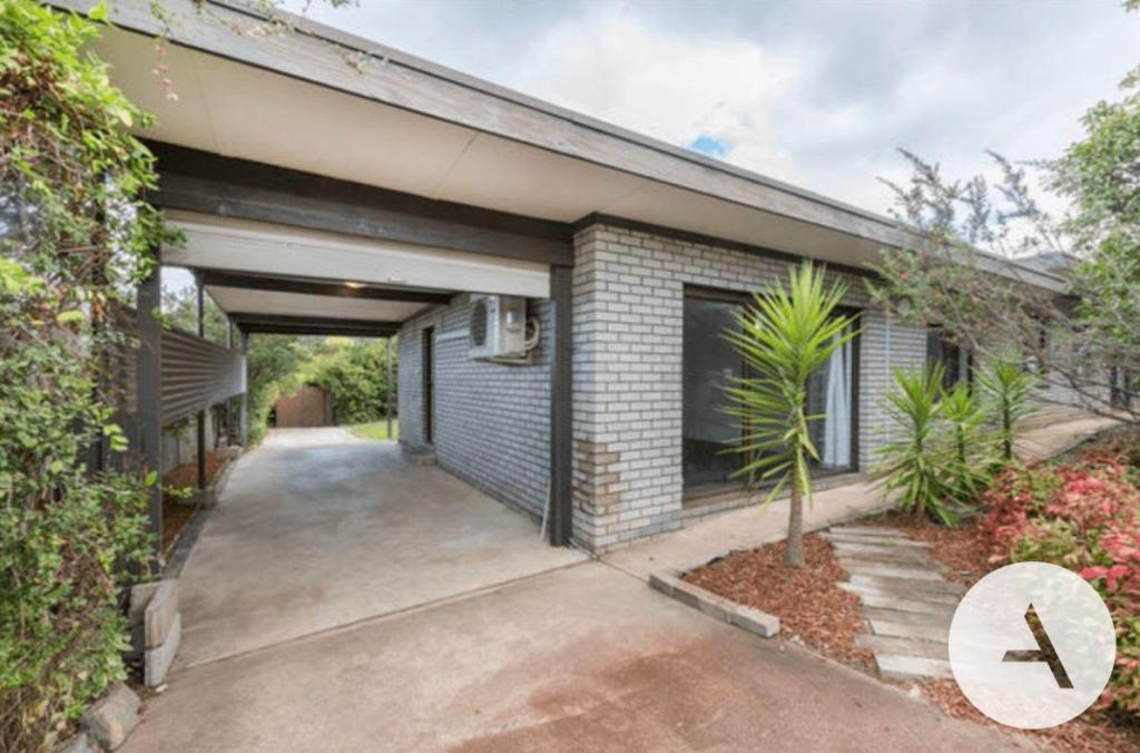 94b O'Halloran Cct, Kambah, ACT 2902