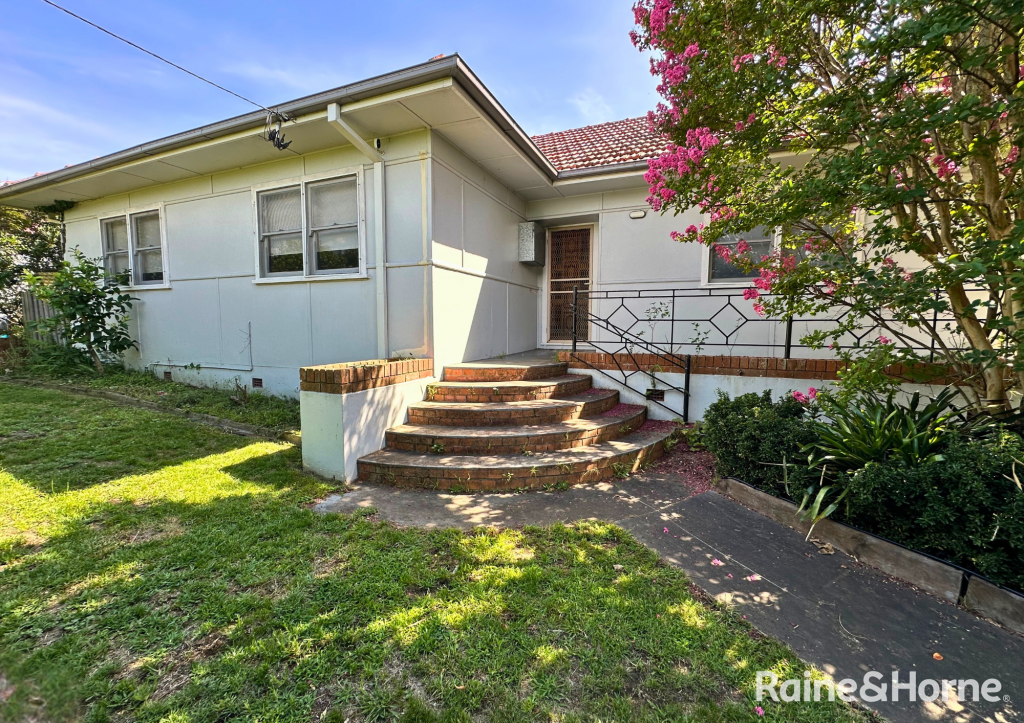 23 Tanang St, Bomaderry, NSW 2541