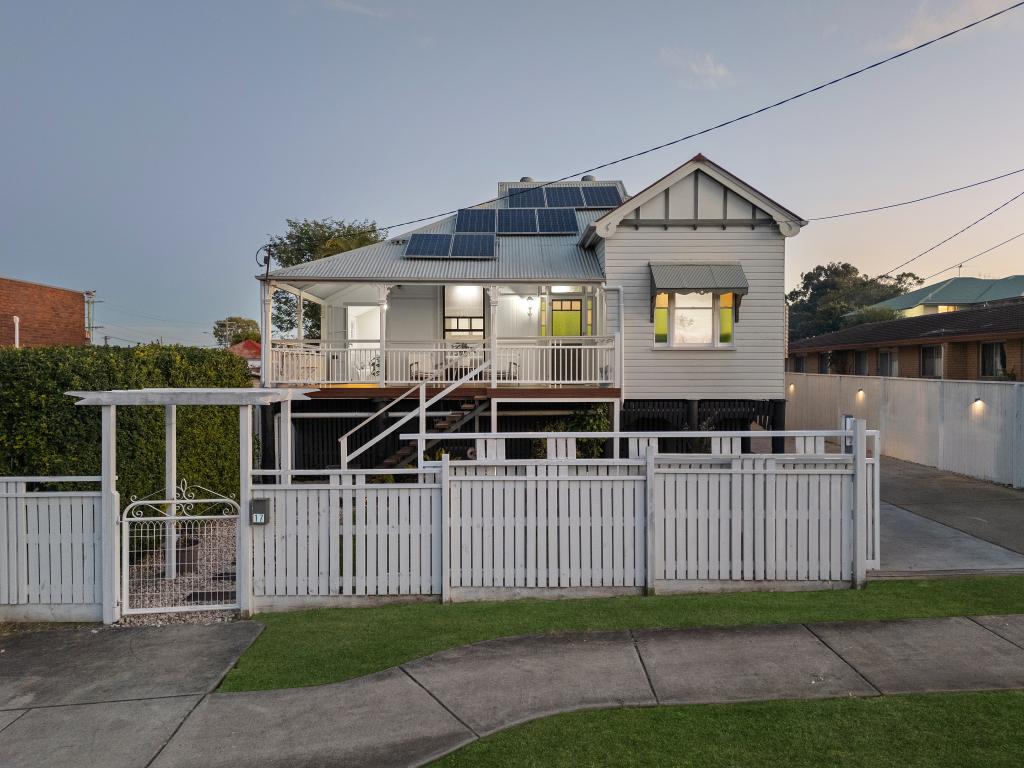 17 Sloman St, Booval, QLD 4304