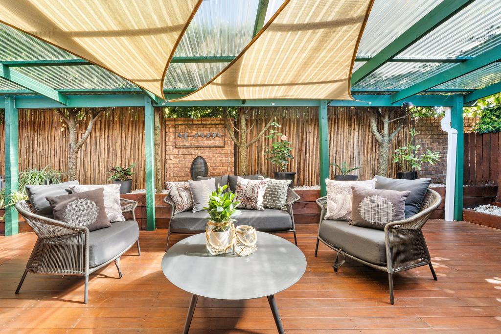 4/32 Clamp Pl, Greenway, ACT 2900