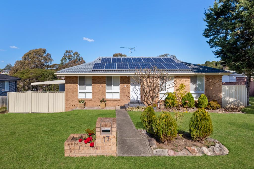 17 Brownlow Pl, Ambarvale, NSW 2560