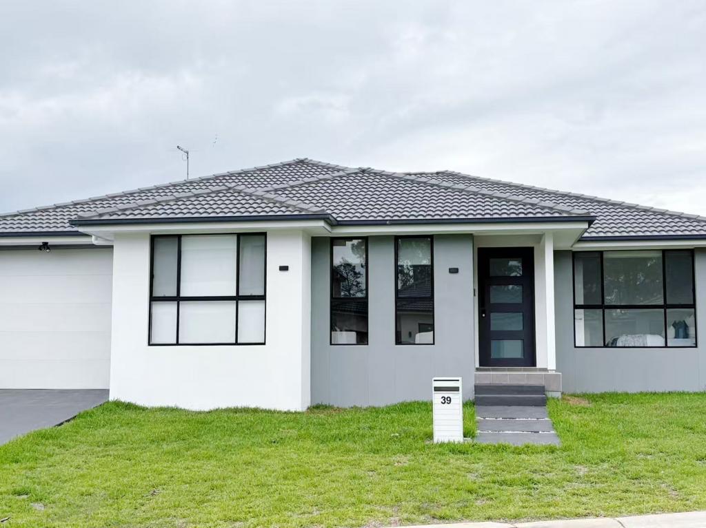 39 MUSTANG AVE, BOX HILL, NSW 2765