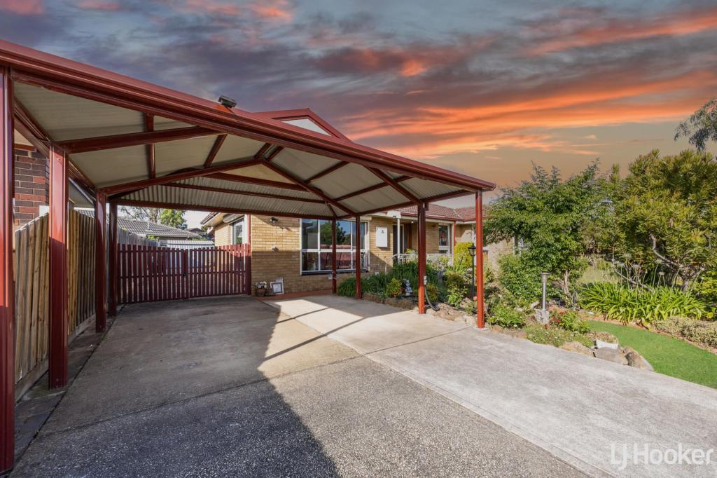 2 LARAINE PL, MELTON WEST, VIC 3337