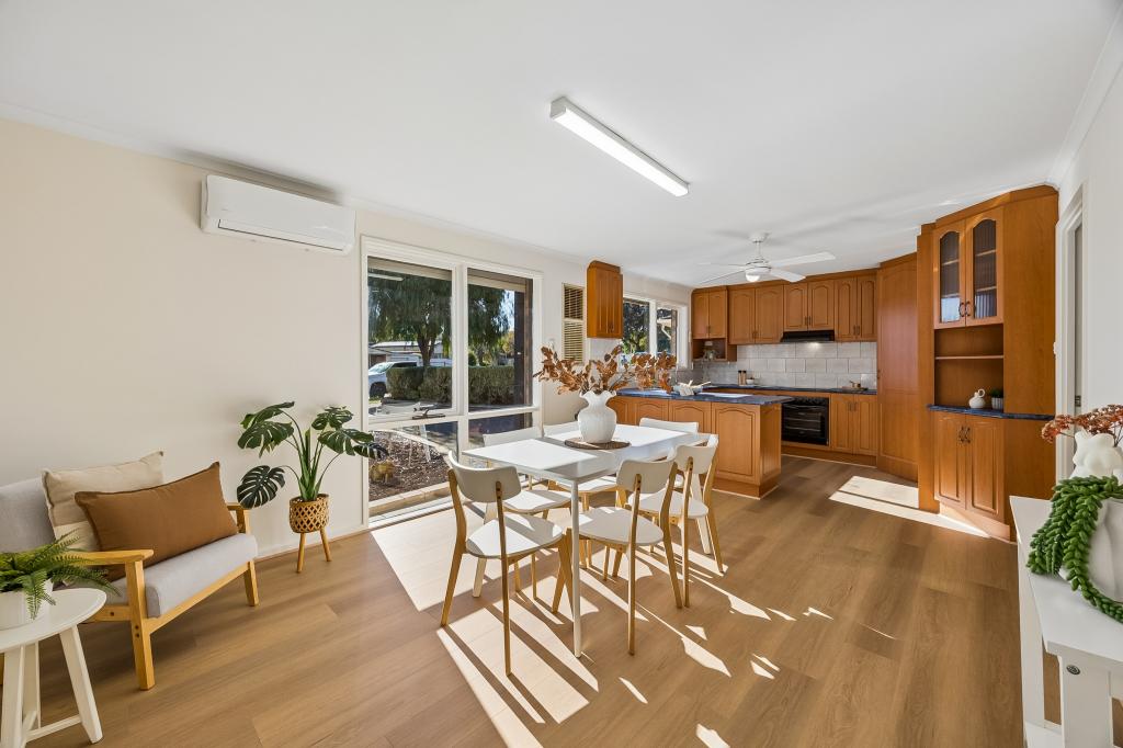 4 Seeger Dr, Morphett Vale, SA 5162