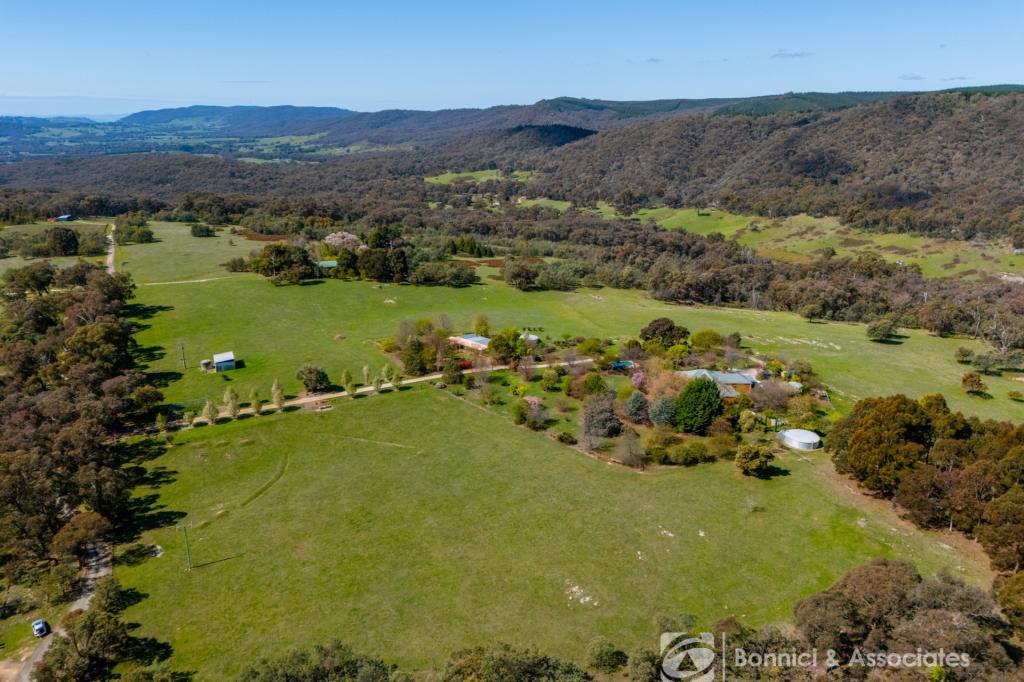 206 Alma Rd, Beechworth, VIC 3747