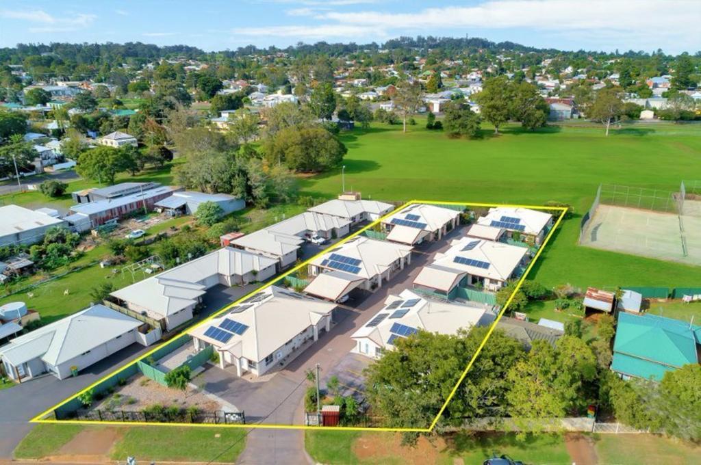 8-10 Link St, North Toowoomba, QLD 4350