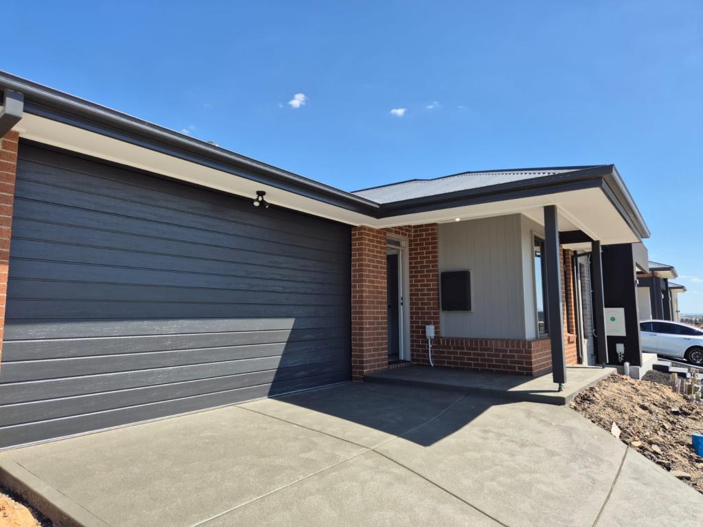 48 Farm Cres, Donnybrook, VIC 3064