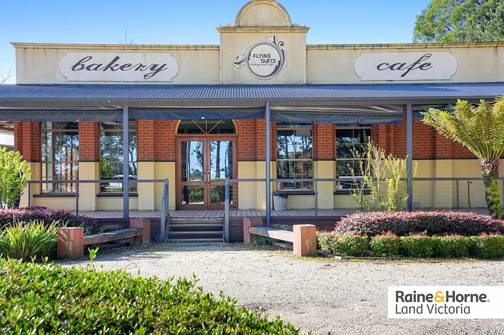 888 Whittlesea-Kinglake Rd, Kinglake West, VIC 3757