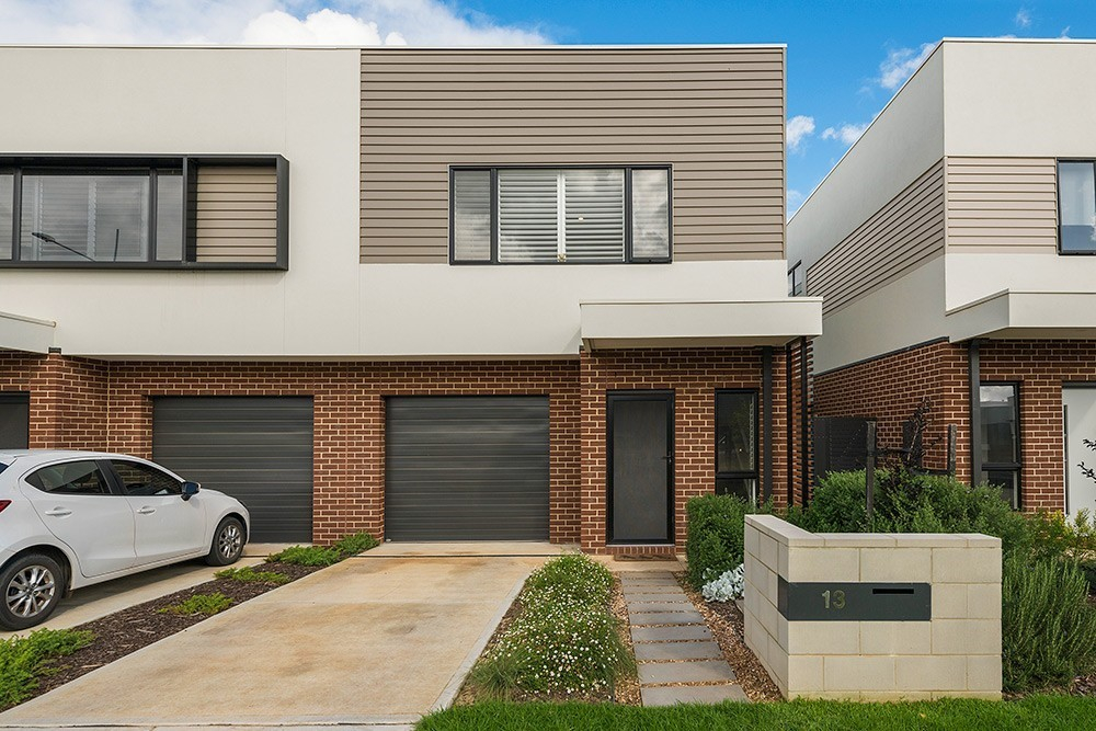 13 Landsby Dr, Avondale Heights, VIC 3034