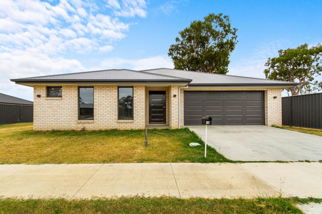 16 Warnock Way, Stratford, VIC 3862