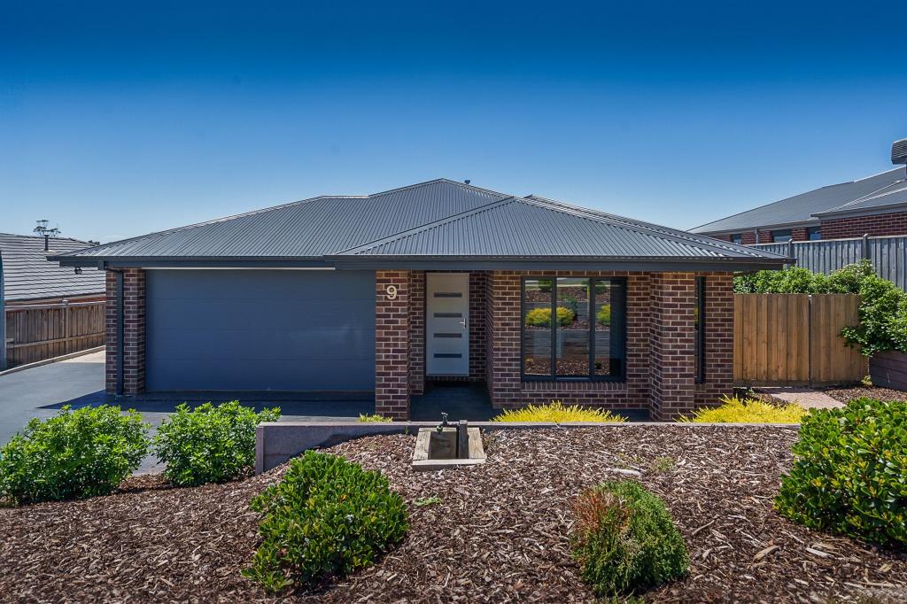 9 Wiltons Cres, Drouin, VIC 3818