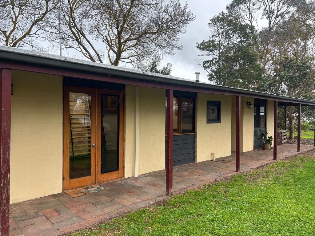 94 BRIDGE RD, WARRNAMBOOL, VIC 3280
