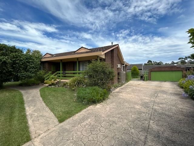 4 SNOWY ST, DANDENONG NORTH, VIC 3175