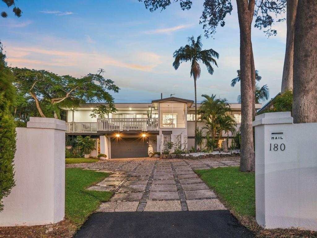 180 Heeb St, Benowa, QLD 4217