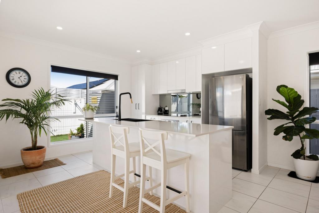 54 Paul Cres, Nirimba, QLD 4551