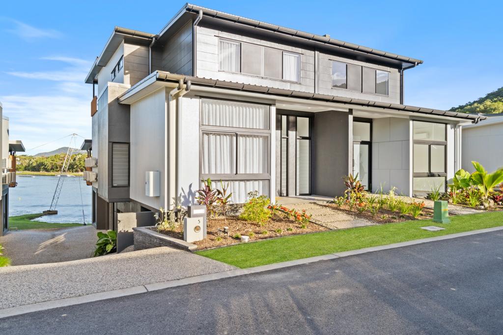 13 WAKEPARK LANE, SMITHFIELD, QLD 4878