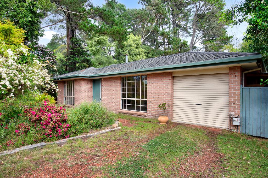 18 Fourth Ave, Katoomba, NSW 2780