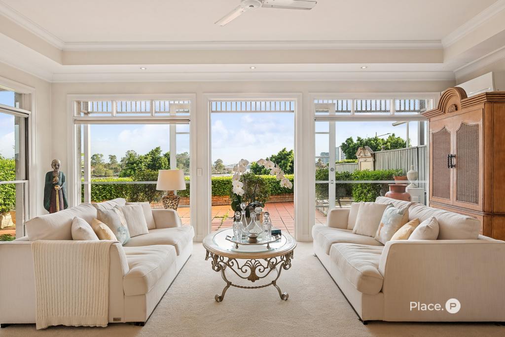 2/7 TOORAK RD, HAMILTON, QLD 4007