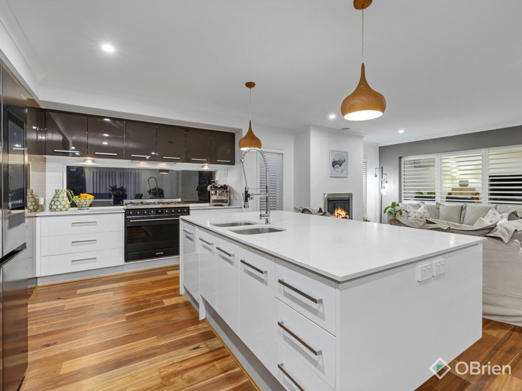 8 Kendon Dr, Botanic Ridge, VIC 3977