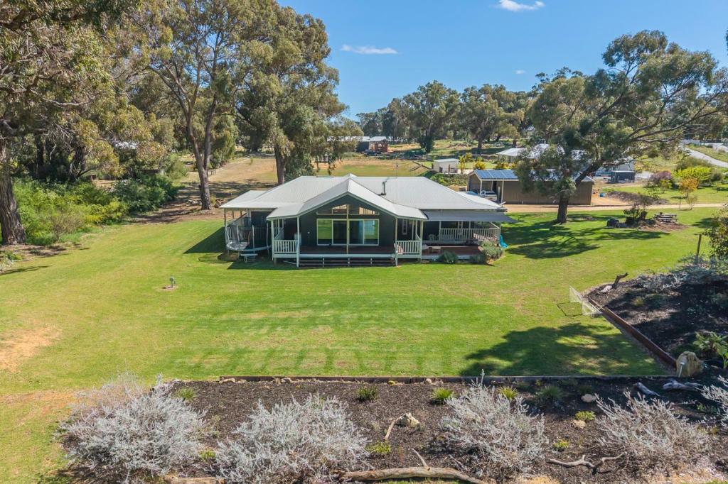 10 Chilli Gld, Two Rocks, WA 6037