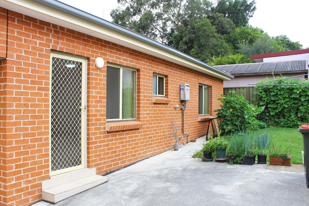 Grannyflat/21a Toohey Ave, Westmead, NSW 2145