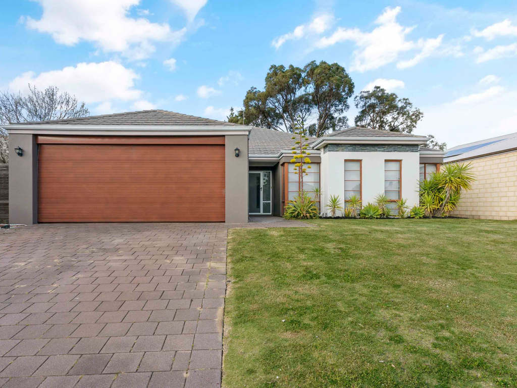 43 Arrowwood Loop, Secret Harbour, WA 6173