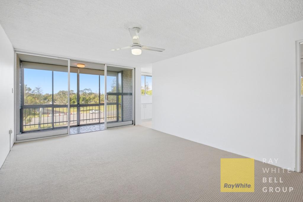 15/4 Marine Pde, Southport, QLD 4215