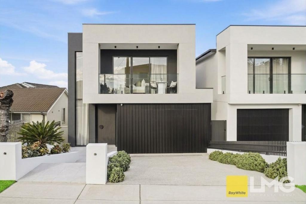 11 Whiting St, Regents Park, NSW 2143