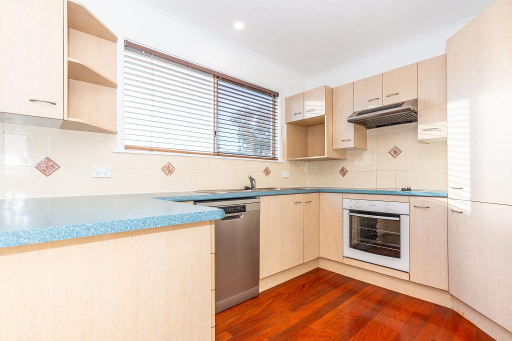 16 Lilla St, Woody Point, QLD 4019