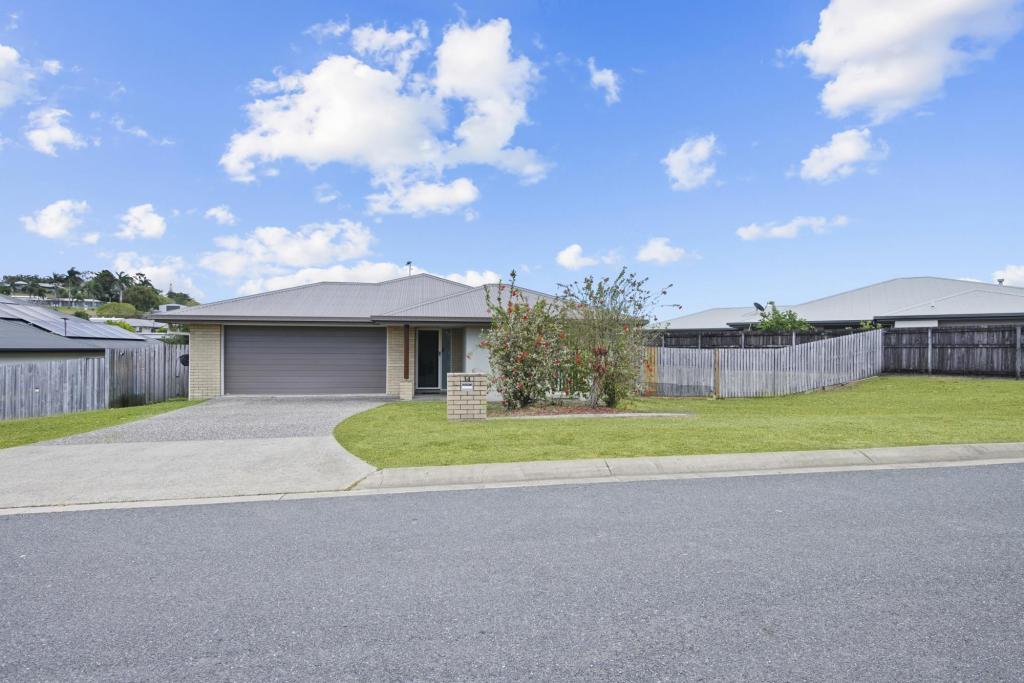 34 Hinze Cct, Rural View, QLD 4740