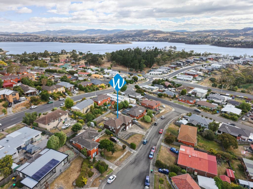9 WINIFRED PL, AUSTINS FERRY, TAS 7011