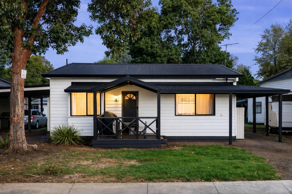 20 Brush Box St, Lake Hume Village, NSW 3691