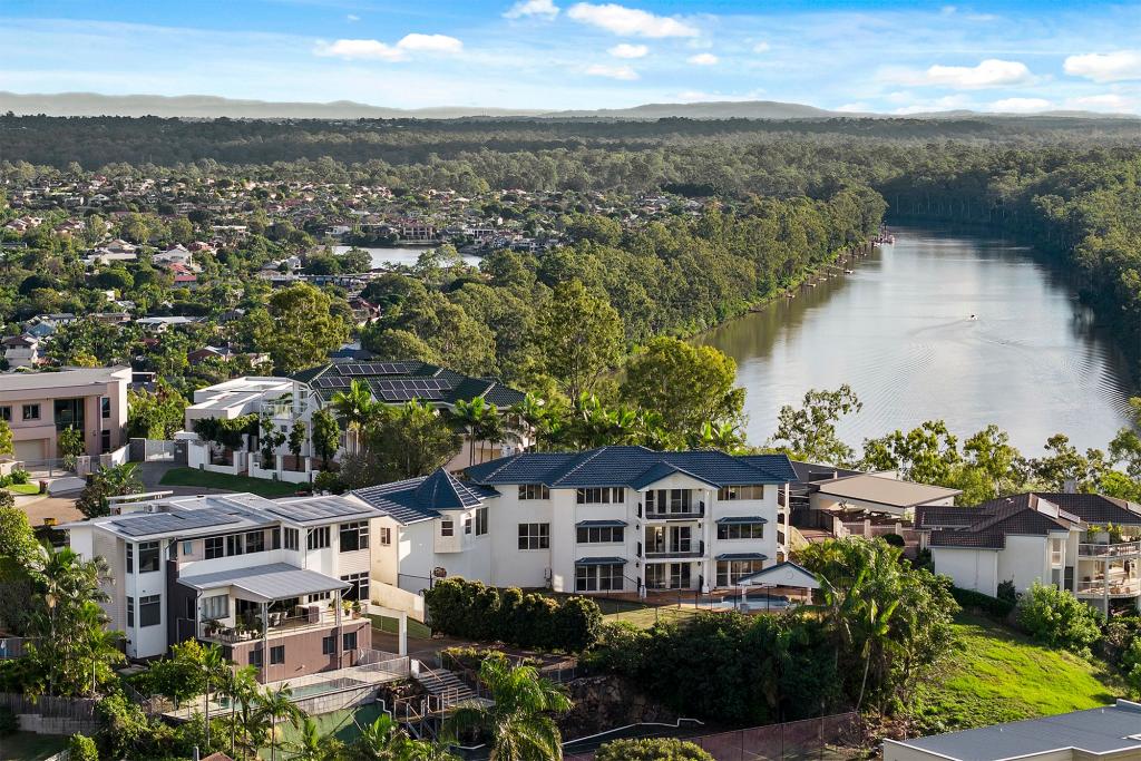 19 BECKER PL, MOUNT OMMANEY, QLD 4074