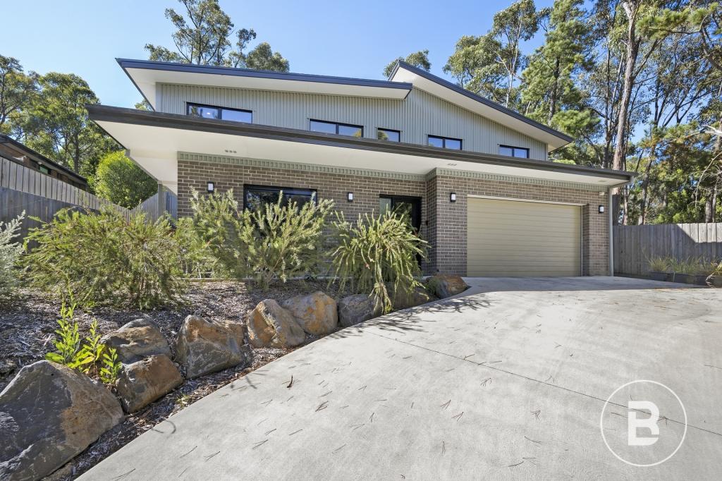 37 Darriwell Dr, Mount Helen, VIC 3350