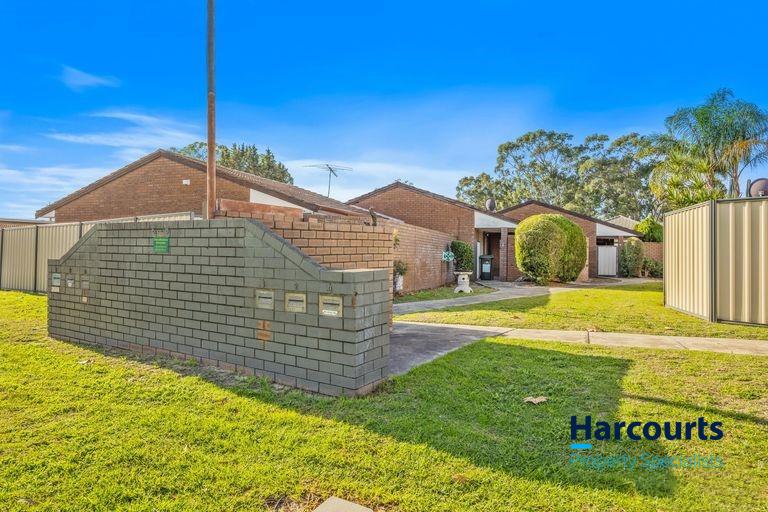 2/8 Toorak Rd, Armadale, WA 6112