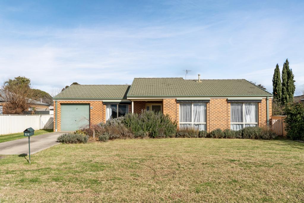 70 Jude St, Howlong, NSW 2643