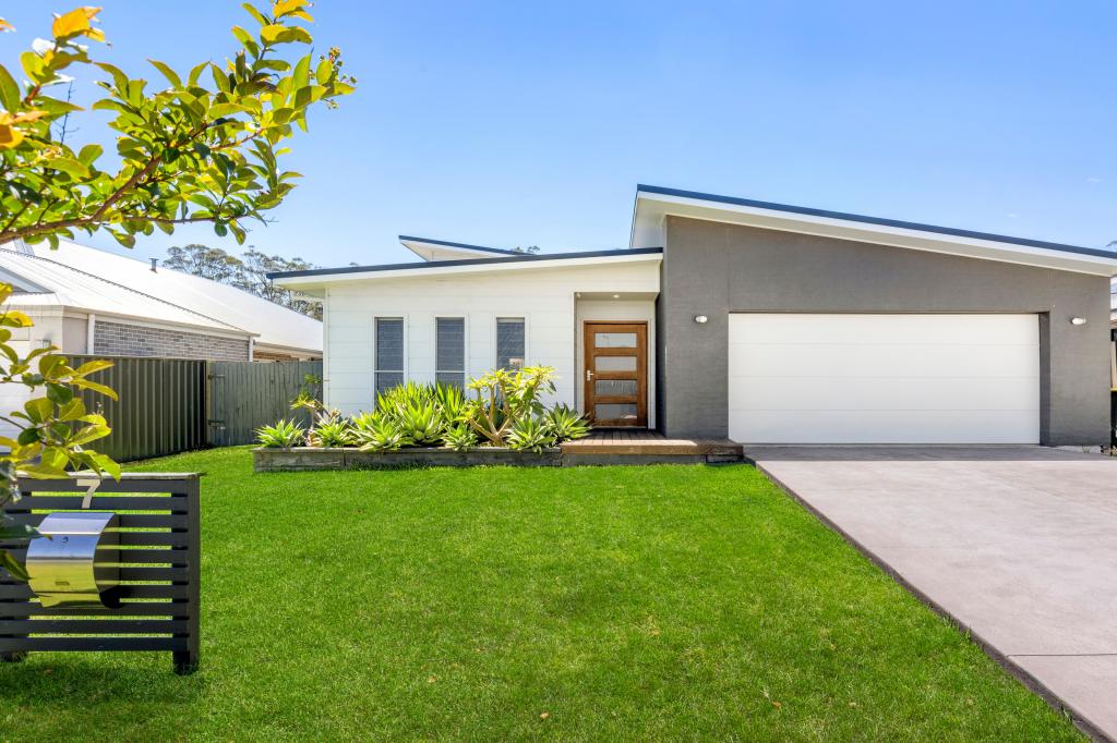 7 Silvereye Cl, South Nowra, NSW 2541