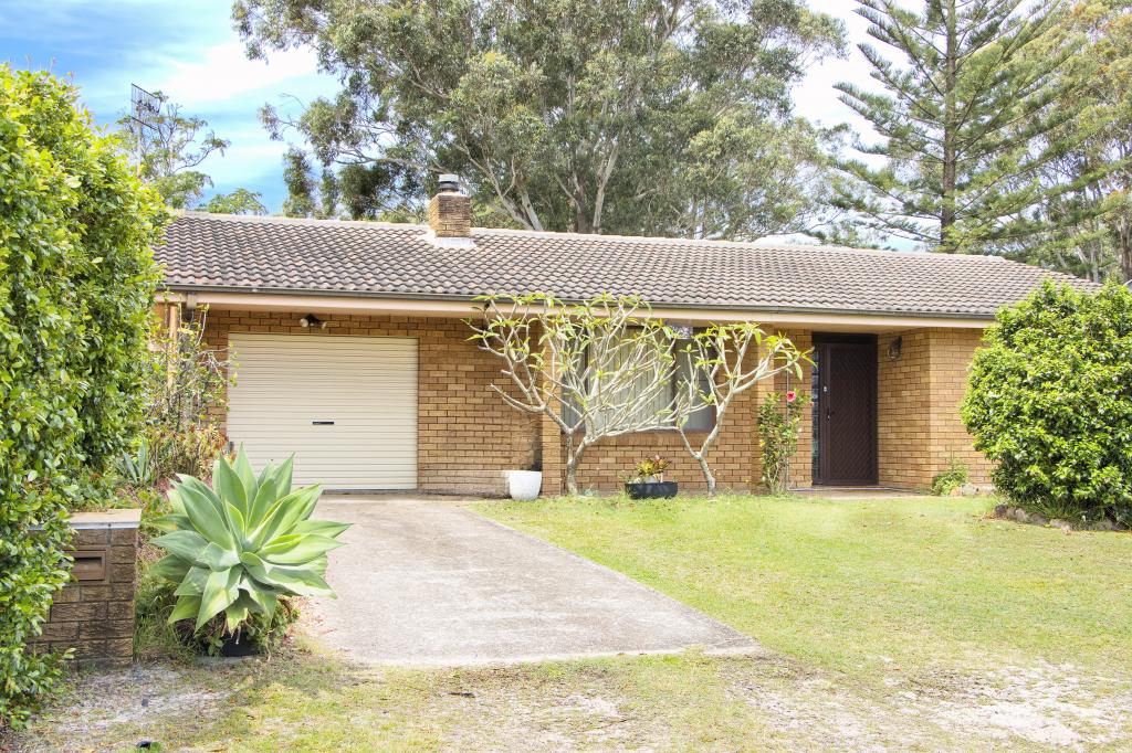 18 Dolphin Ave, Hawks Nest, NSW 2324