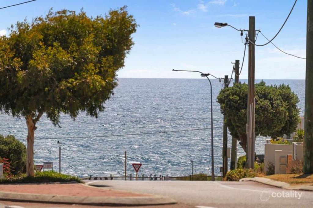 26 Beach Rd, Watermans Bay, WA 6020