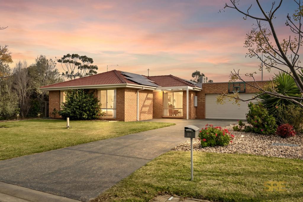 18 Mark Pl, Melton West, VIC 3337