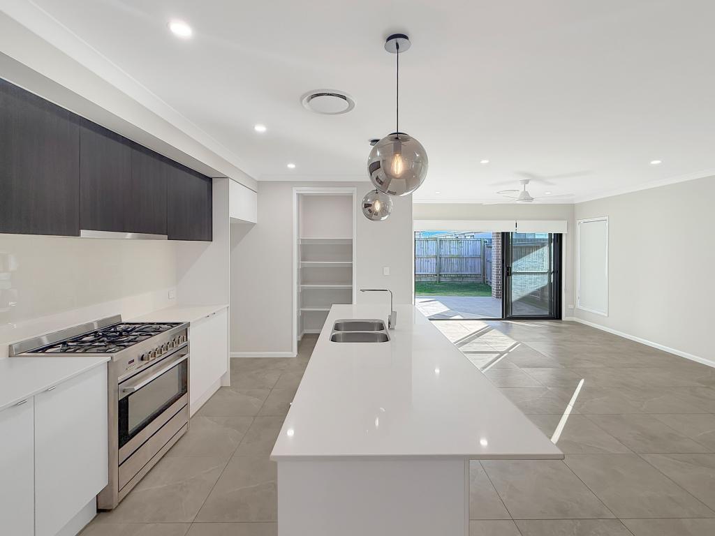 66 Lord Howe Cct, Banya, QLD 4551