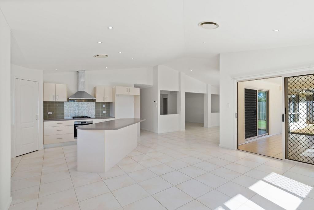 73 Gympie View Dr, Southside, QLD 4570
