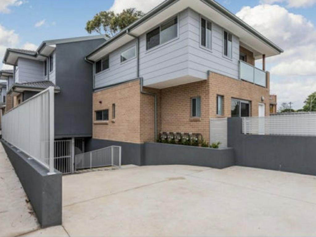 3/24 BLACKWOOD AVE, CASULA, NSW 2170