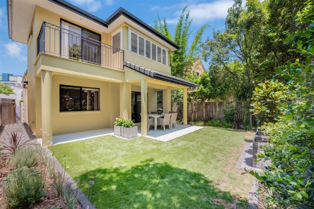 2/32 Kent St, Hamilton, QLD 4007
