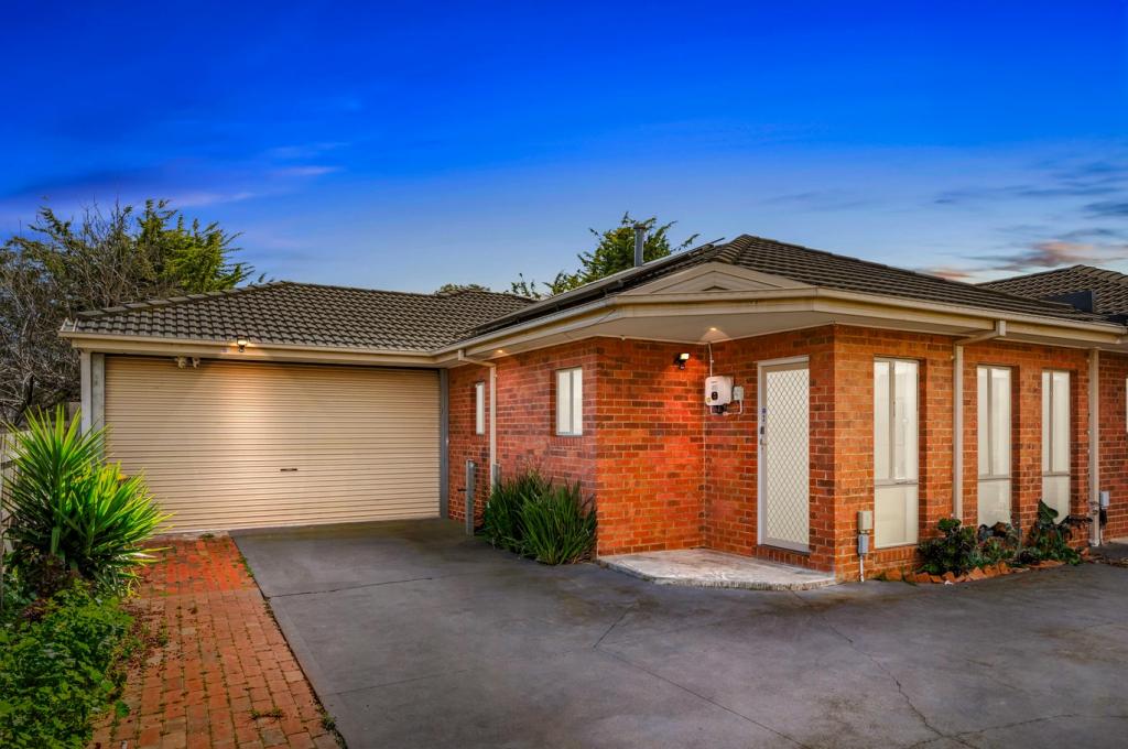 2/24 Henry St, Melton, VIC 3337