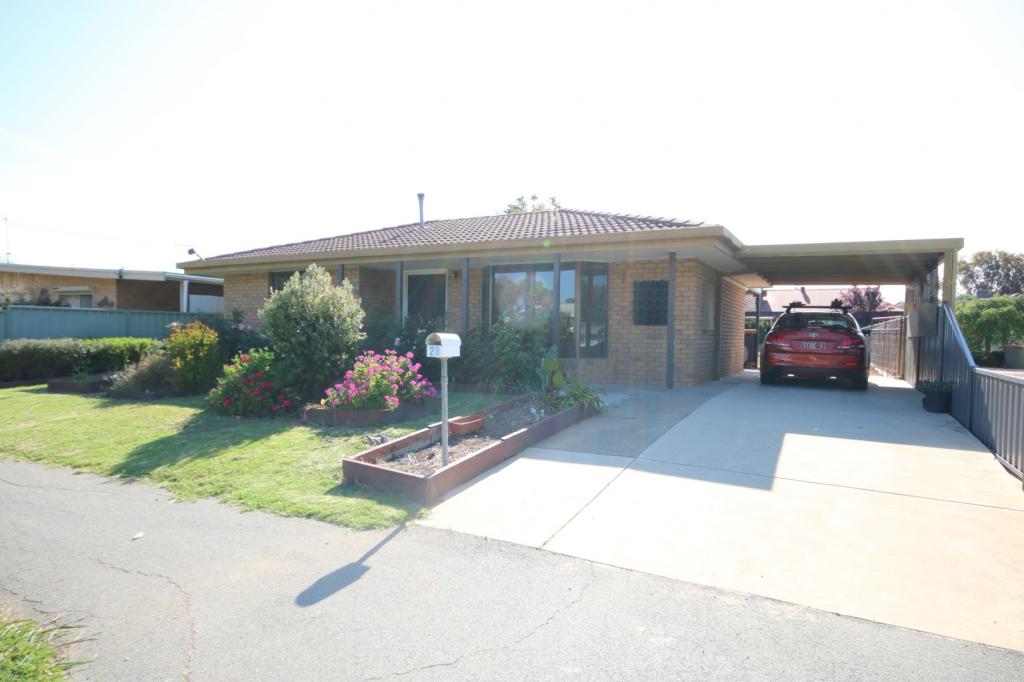 28 Campaspe St, Rochester, VIC 3561