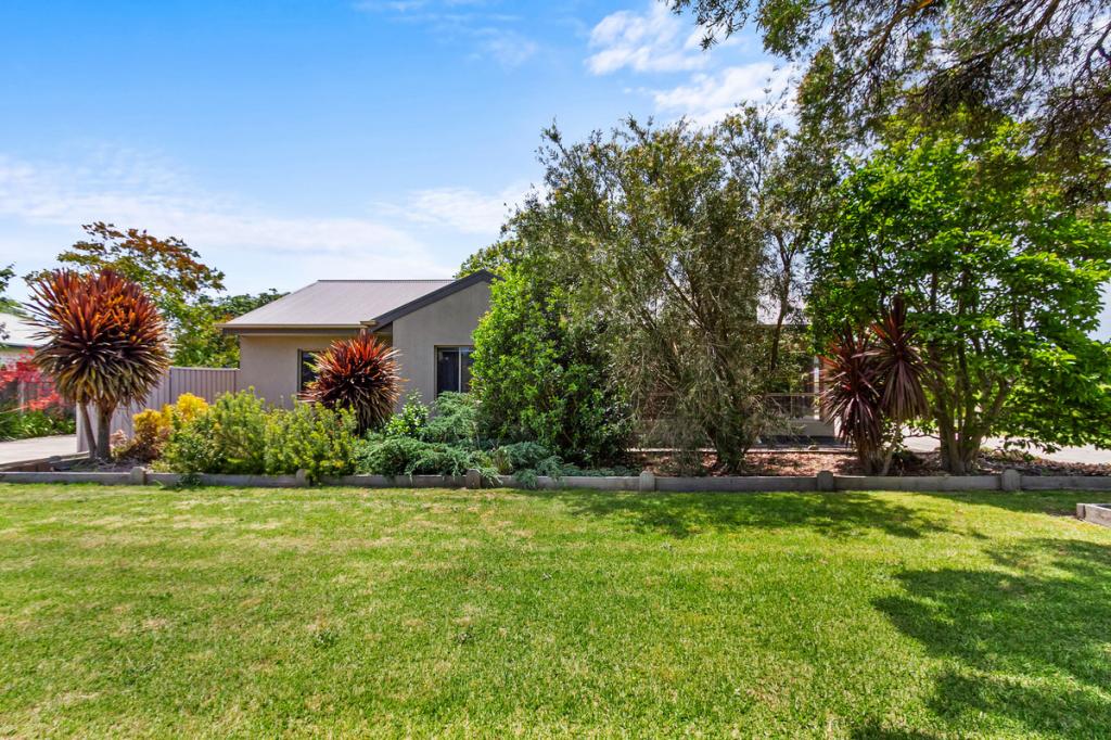 15b Raymond St, Stratford, VIC 3862
