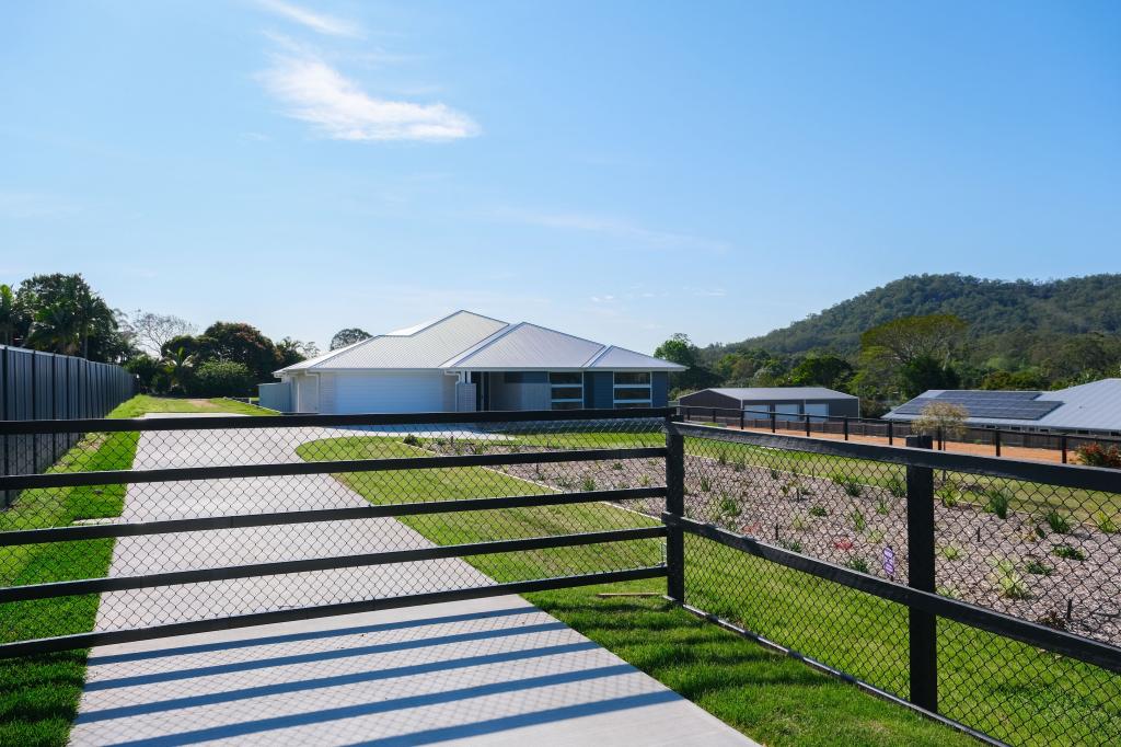 18 Crestwood Rd, Glass House Mountains, QLD 4518