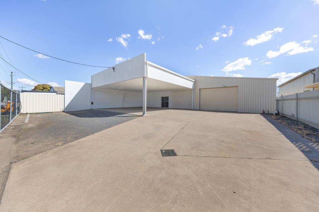 19 MACAULAY RD, EMERALD, QLD 4720